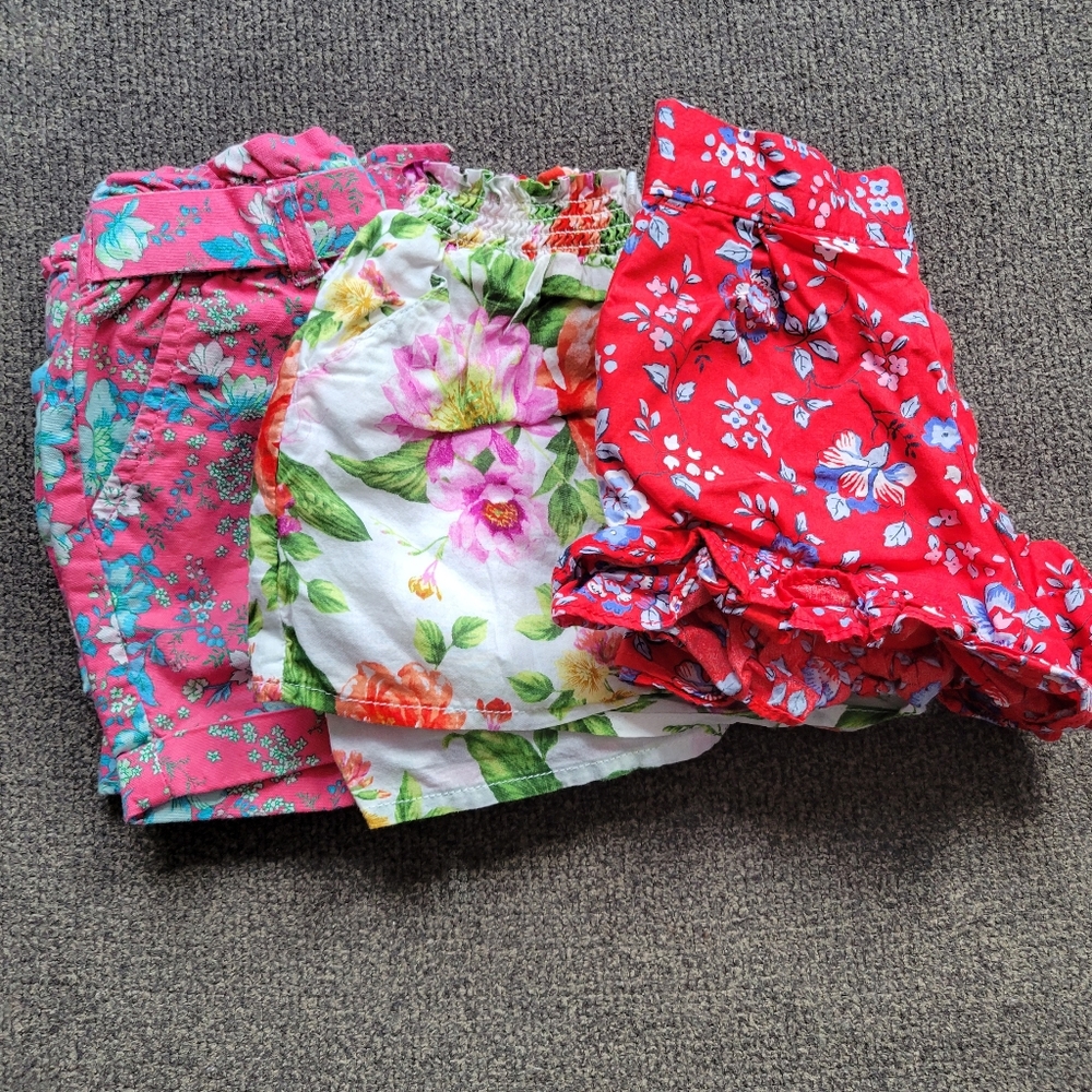 Like New. Janie and Jack Bundle of 3 Floral Print Shorts